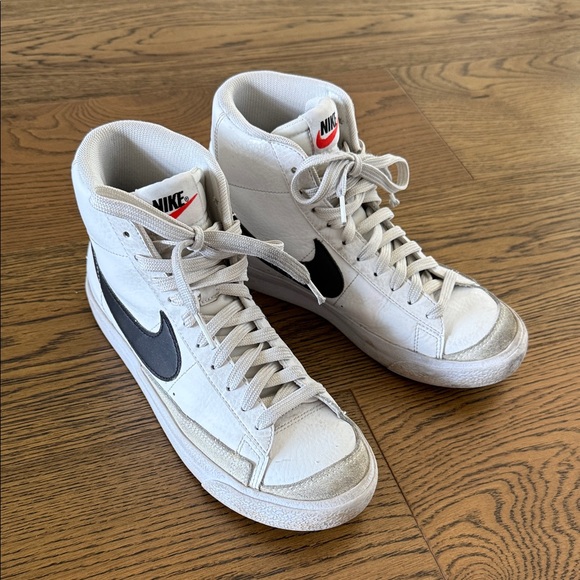 Nike Other - Nike Blazer Mid Sneakers big kid size 6Y